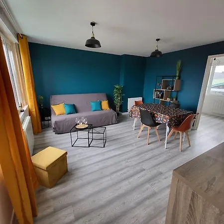 Le Mont De Couppes Apartment *